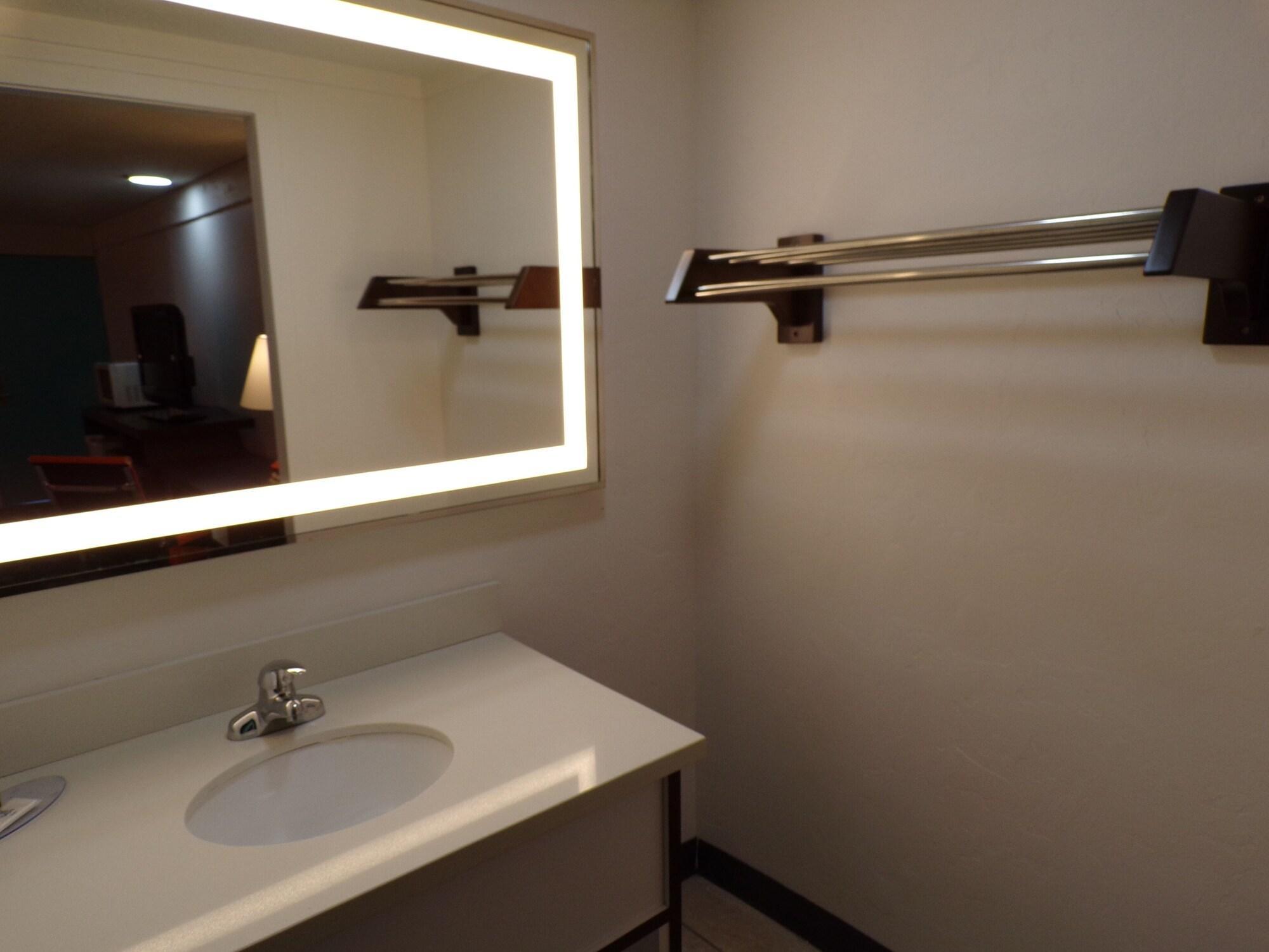 Dover Inn And Suites المظهر الخارجي الصورة